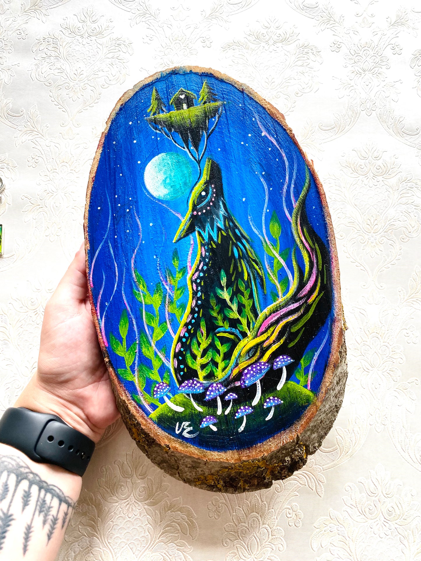 Big, oval wood slice painting / Nagy, ovális kézzel festett fakorong