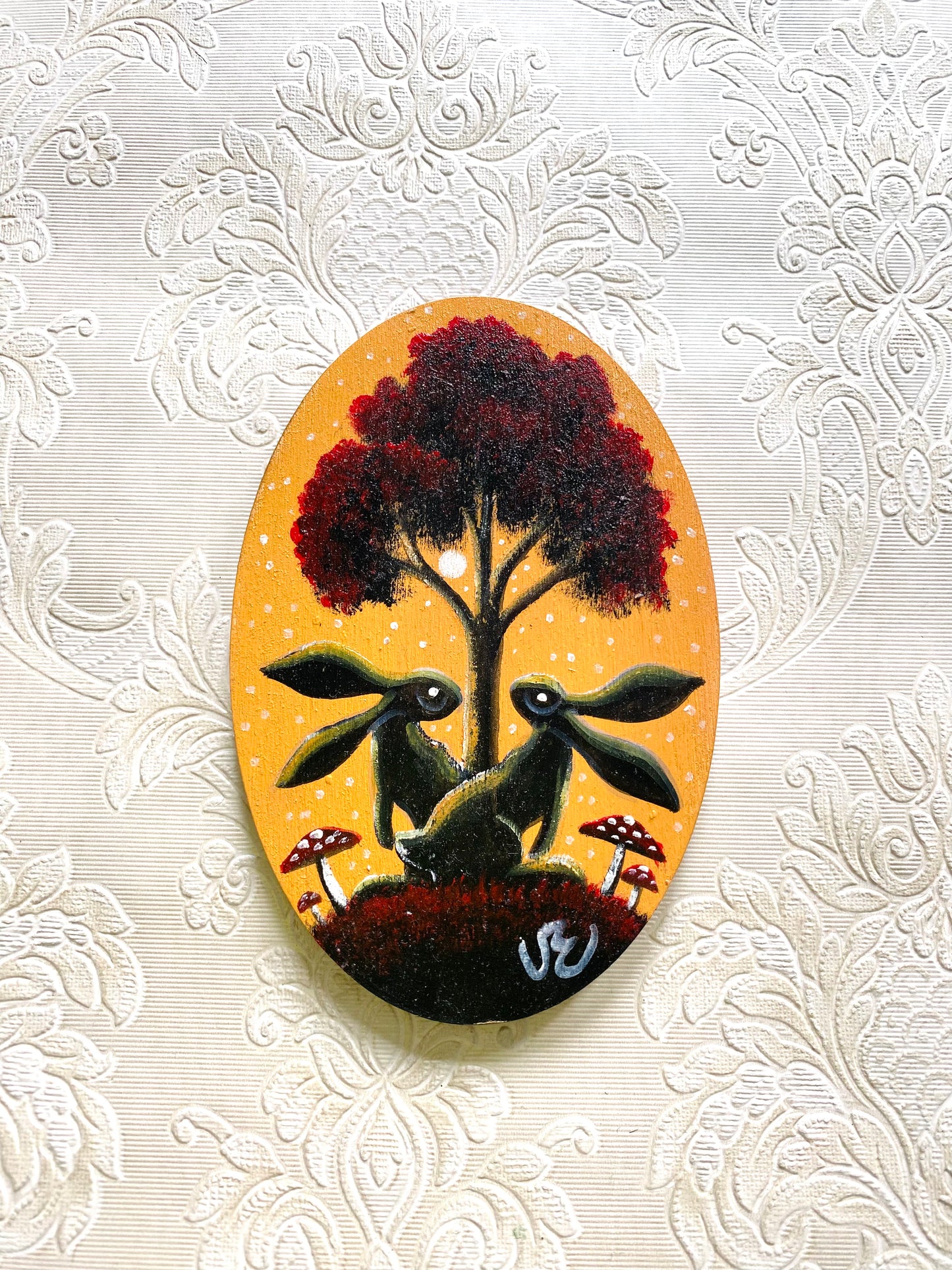 Hand-painted oval magnet / Kézzel festett ovális mágnes