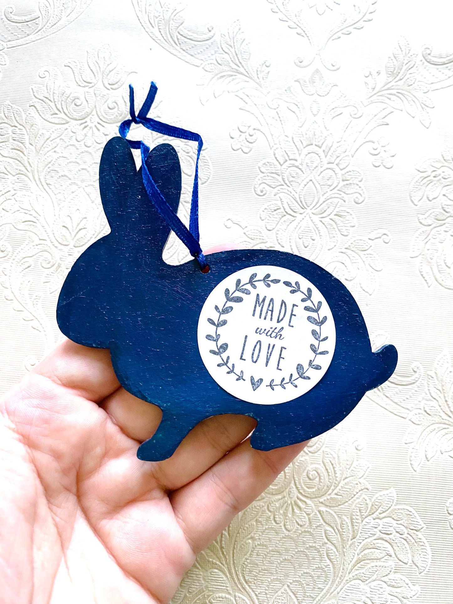 Hand-painted rabbit ornament / Kézzel festett nyuszi dísz