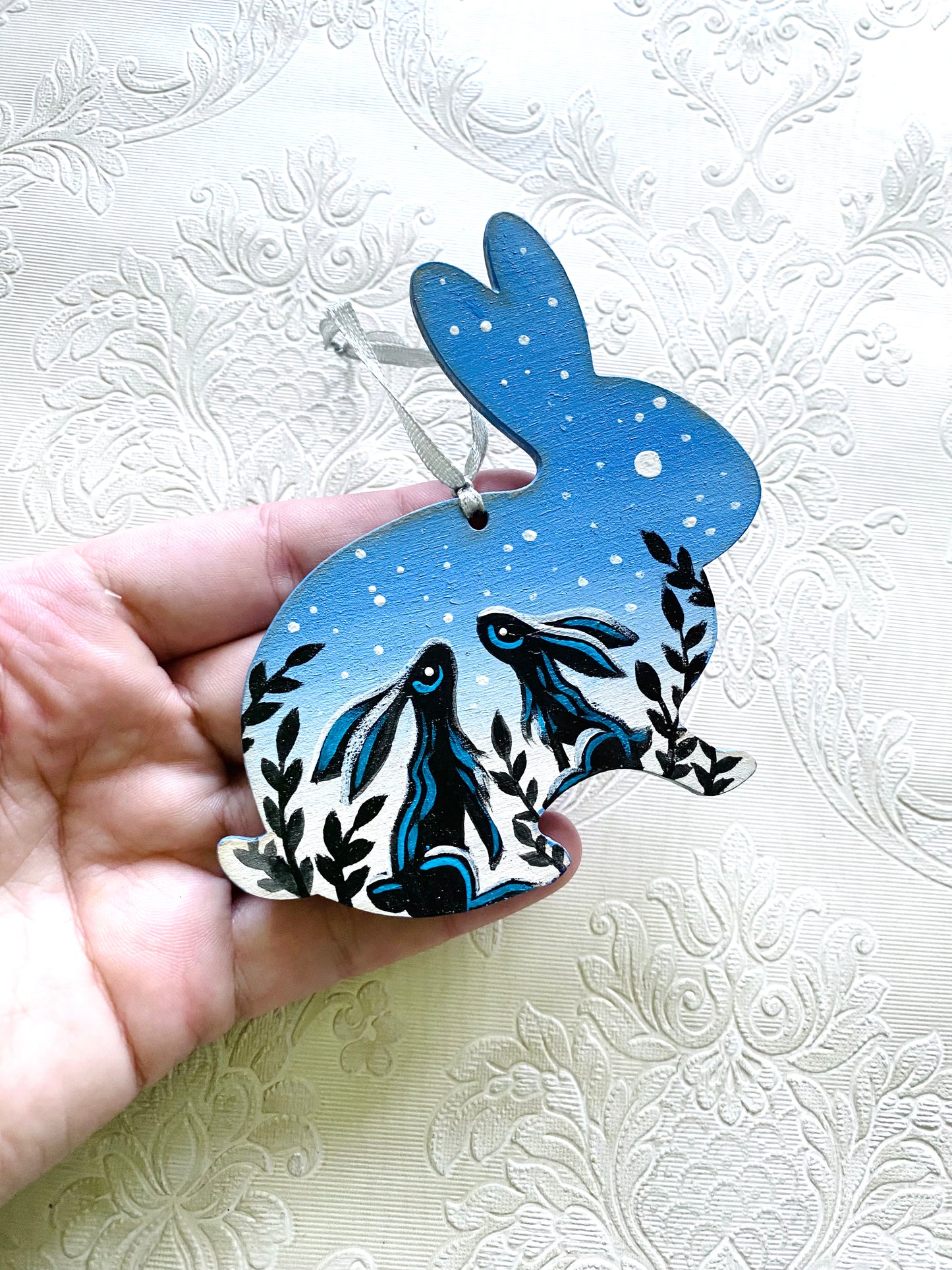 Hand-painted rabbit ornament / Kézzel festett nyuszi dísz