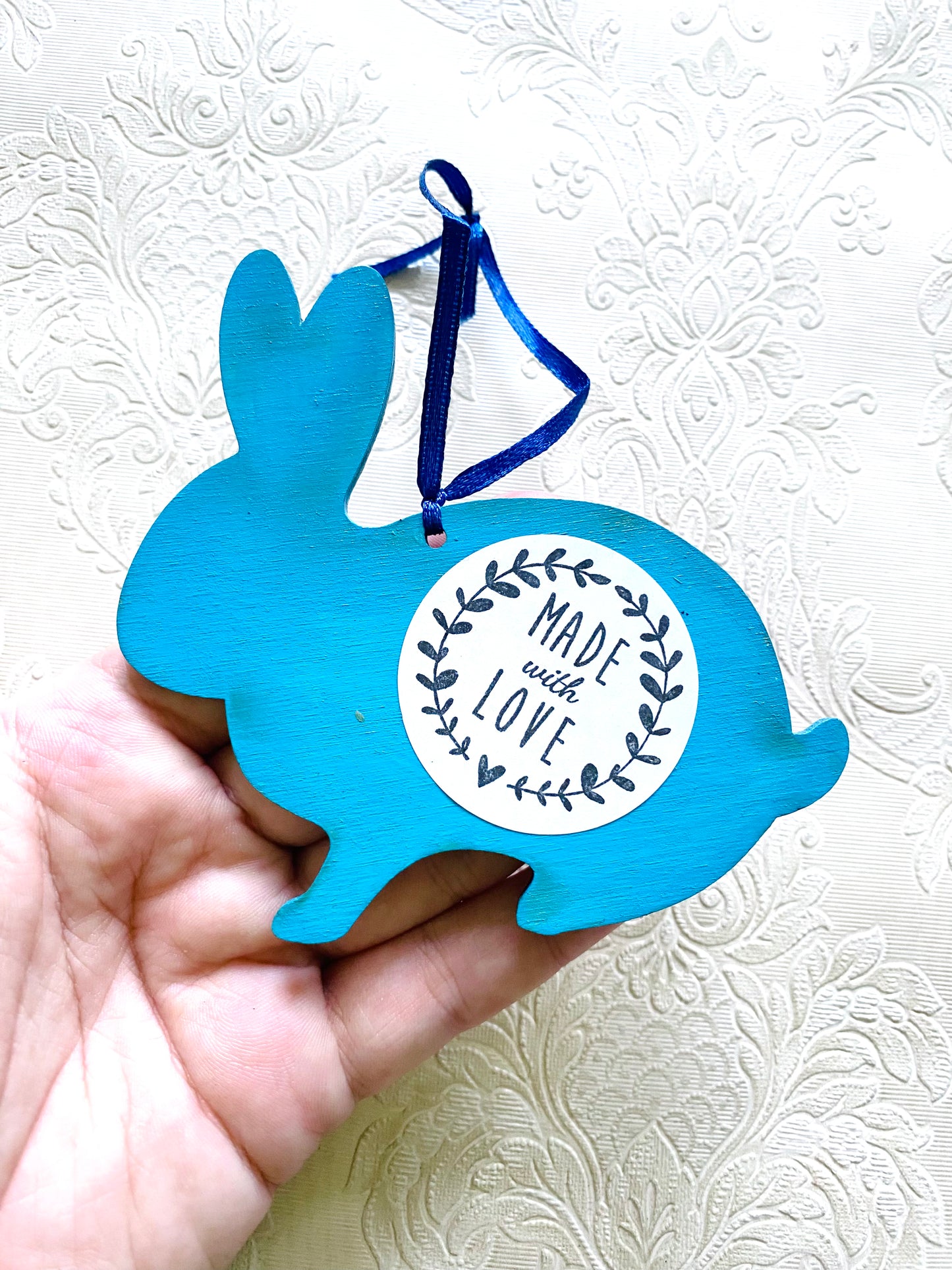 Hand-painted rabbit ornament / Kézzel festett nyuszis dísz