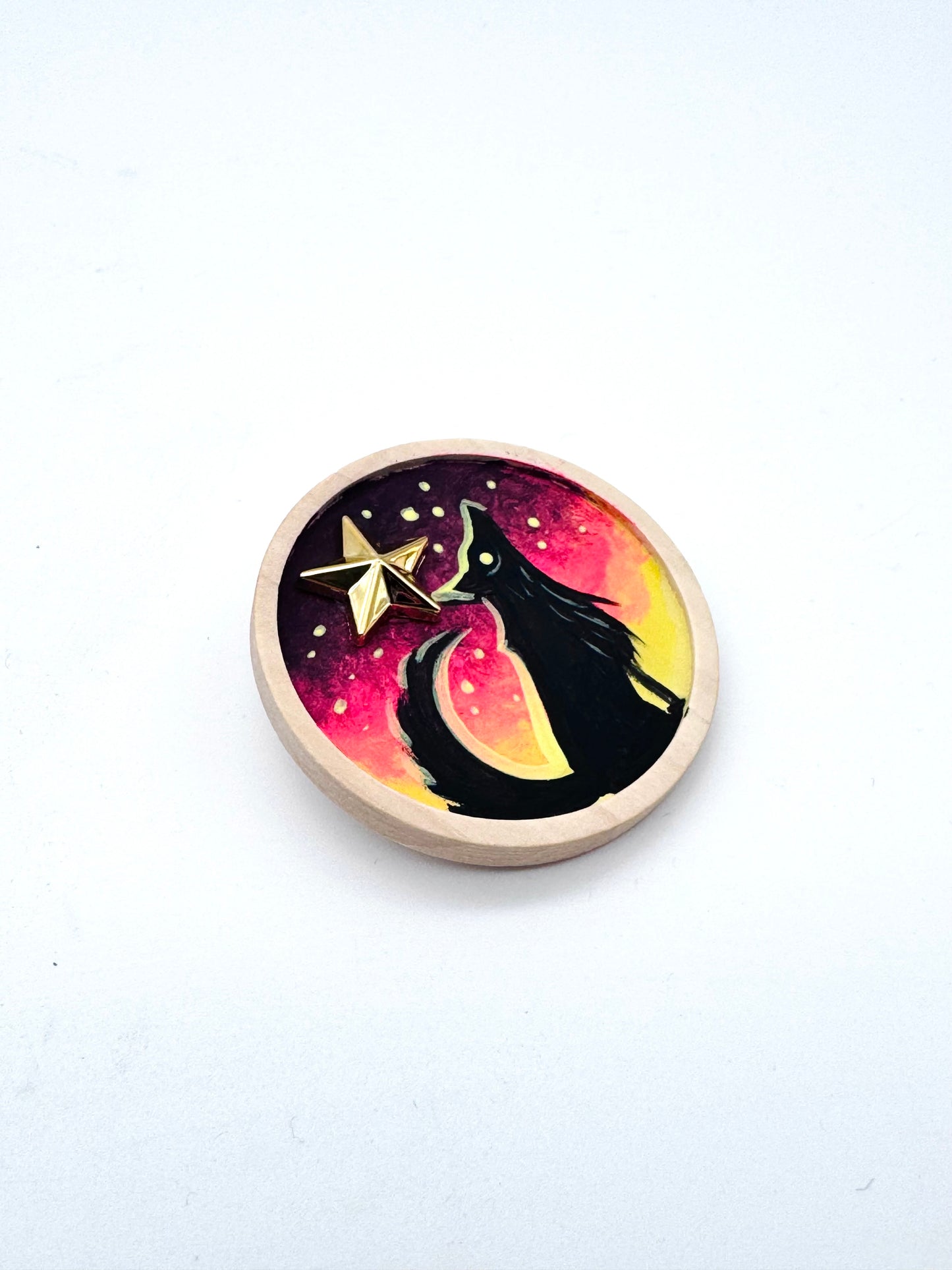 Round wooden brooch / Kerek fa bross