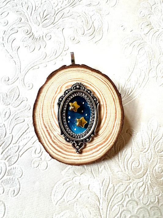 Hand-painted mini wood slice 2 in 1 BROOCH and PENDANT / Kézzel festett mini fakorong BROSS és MEDÁL
