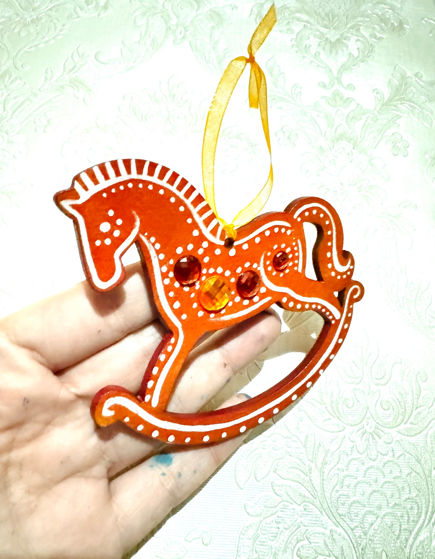 Hand-painted “gingerbread” rocking horse ornament / Kézzel festett “mézeskalács” hintaló dísz