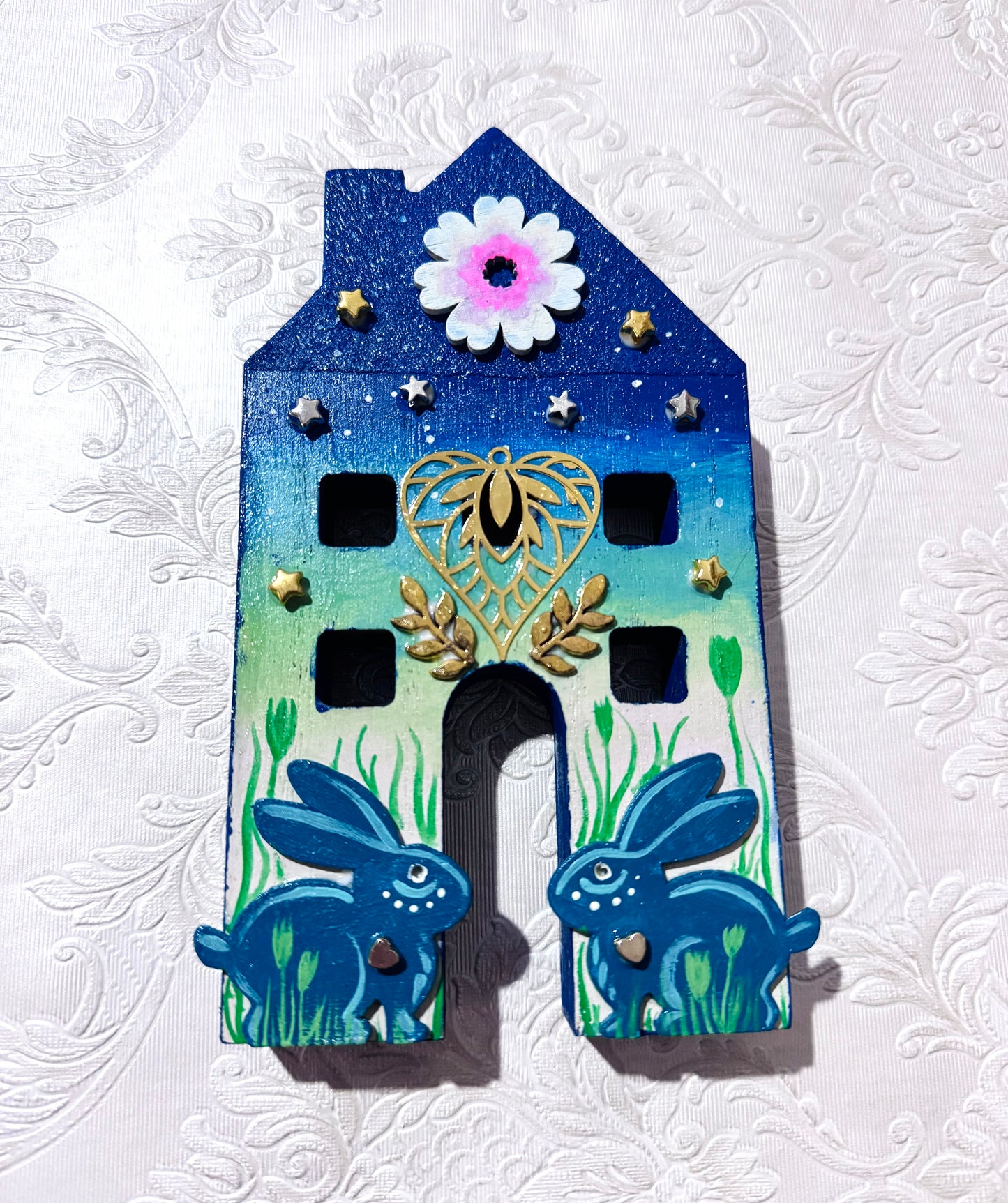 Hand-painted magic house / Kézzel festett varázsházikó
