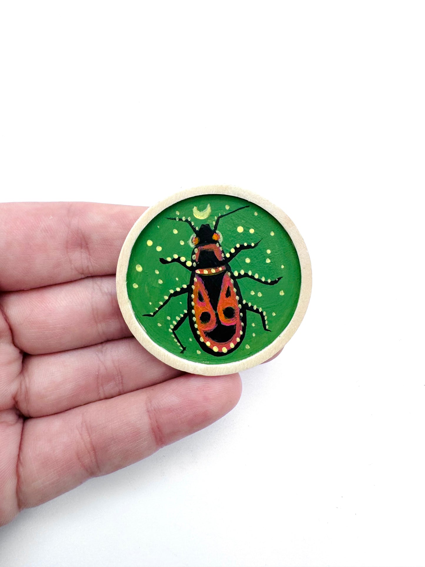 Round wooden brooch / Kerek fa bross