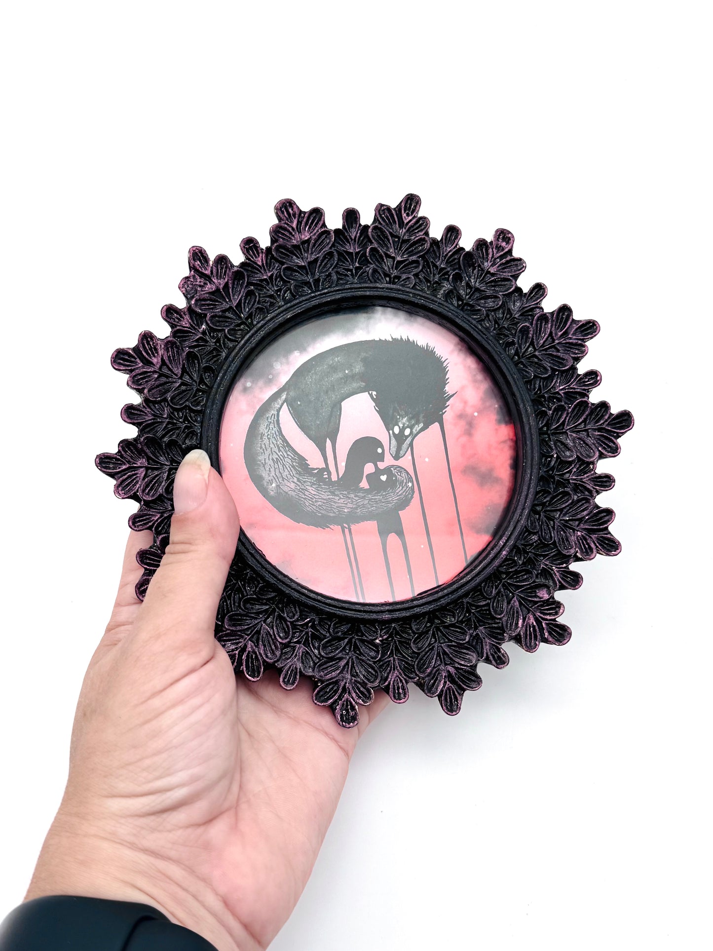 Mini round framed art print in an ornate frame / Mini kerek keretezett művészi nyomat díszes keretben