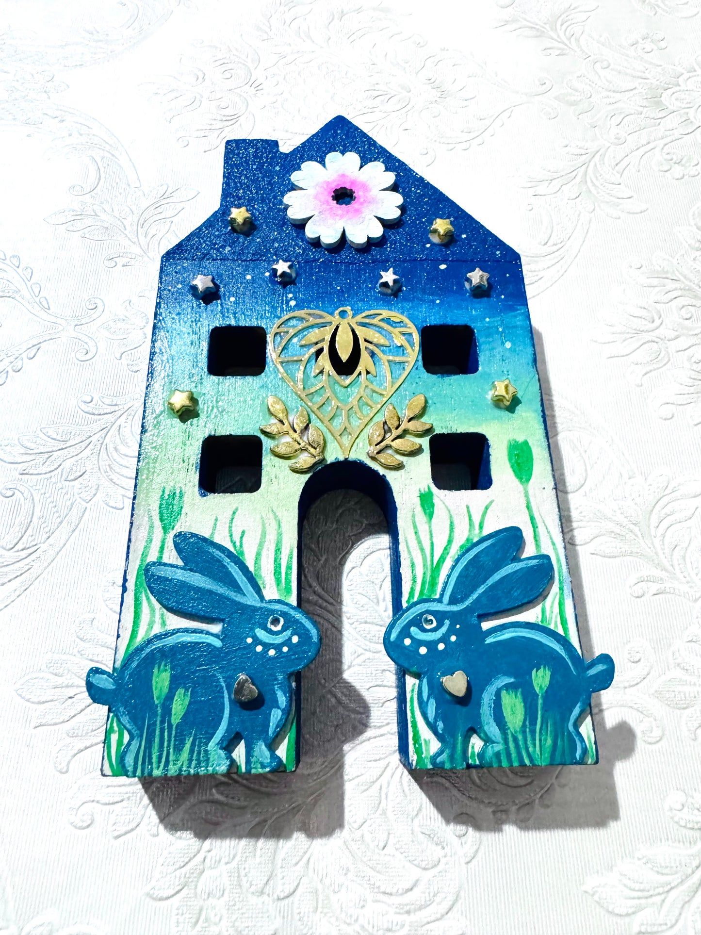 Hand-painted magic house / Kézzel festett varázsházikó