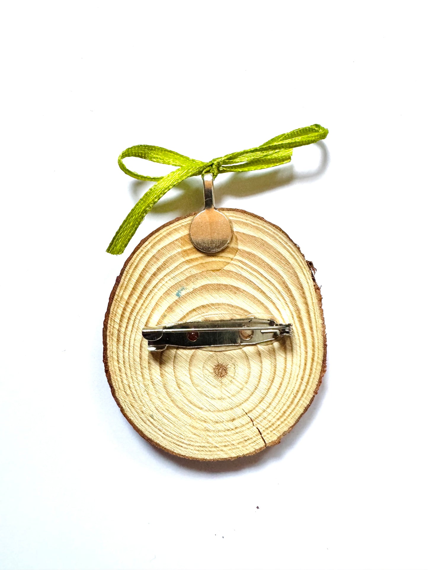 Hand-painted mini wood slice 2 in 1 BROOCH and PENDANT / Kézzel festett mini fakorong BROSS és MEDÁL Springcollection