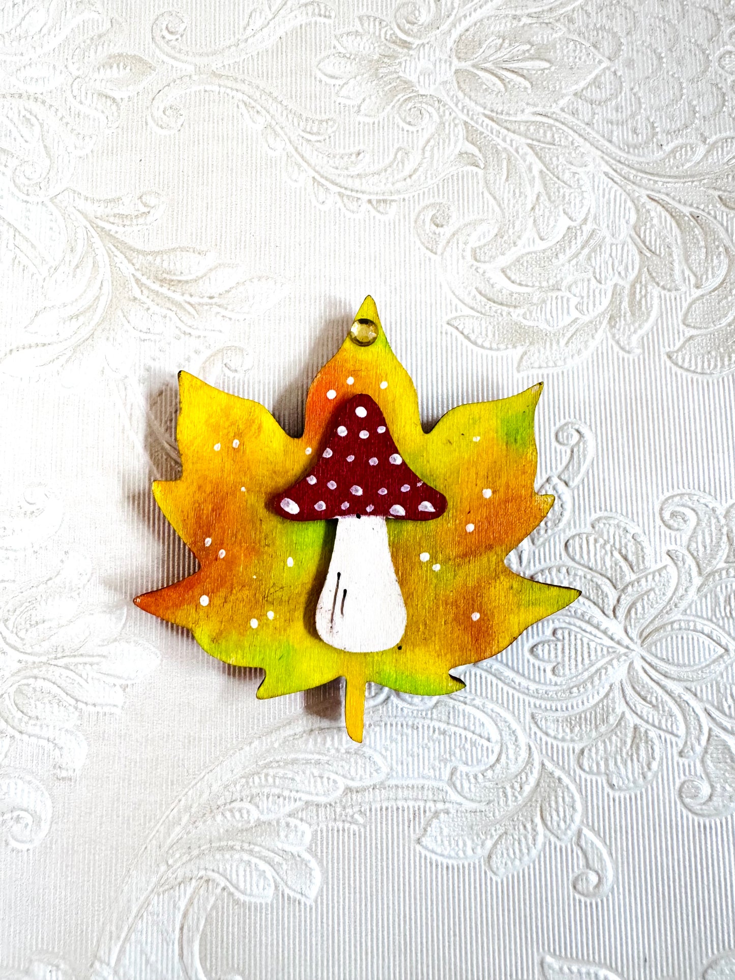 Hand-painted autumn leaf MAGNET / Kézzel festett őszi levél mágnes