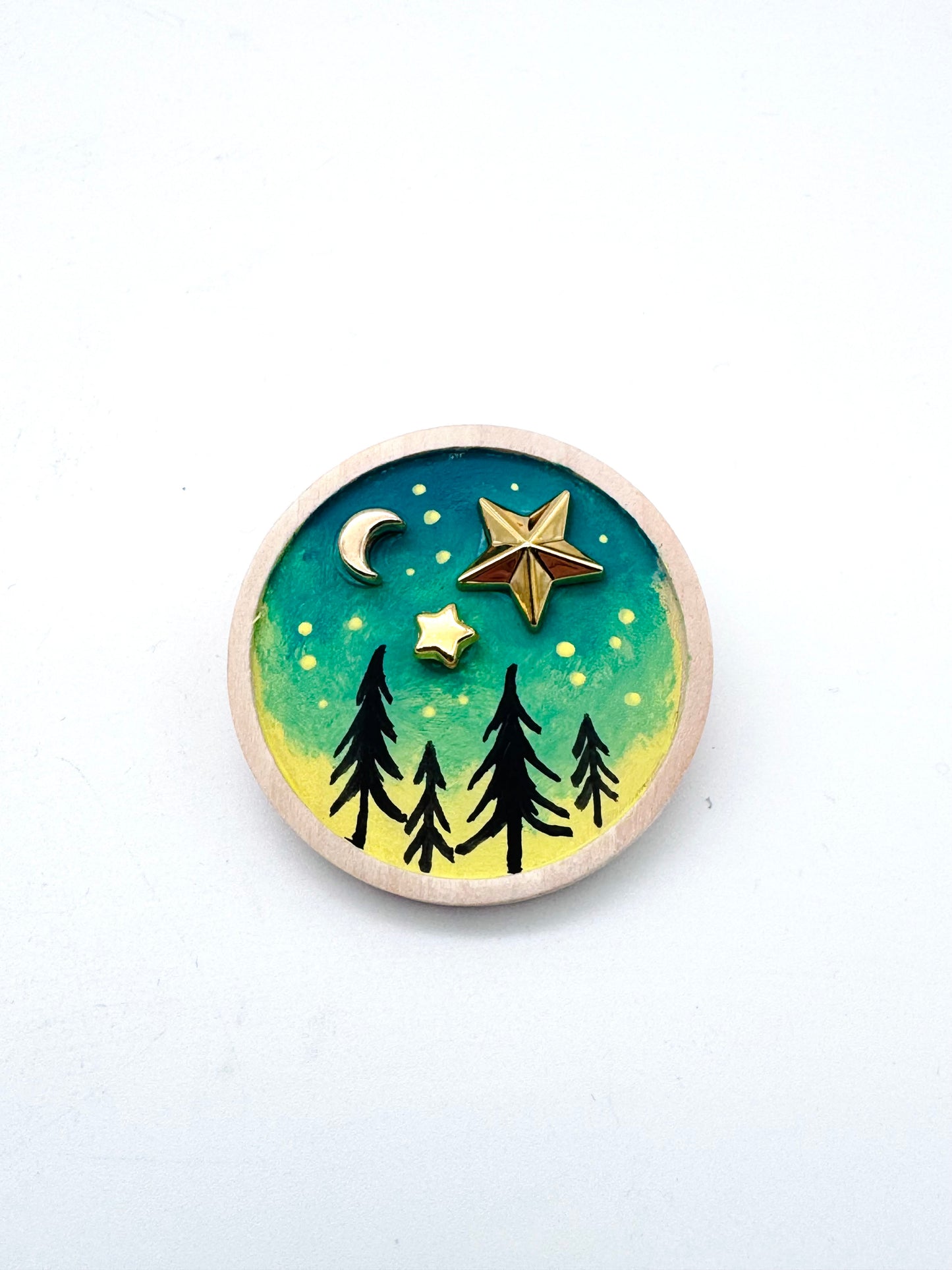 Round wooden brooch / Kerek fa bross