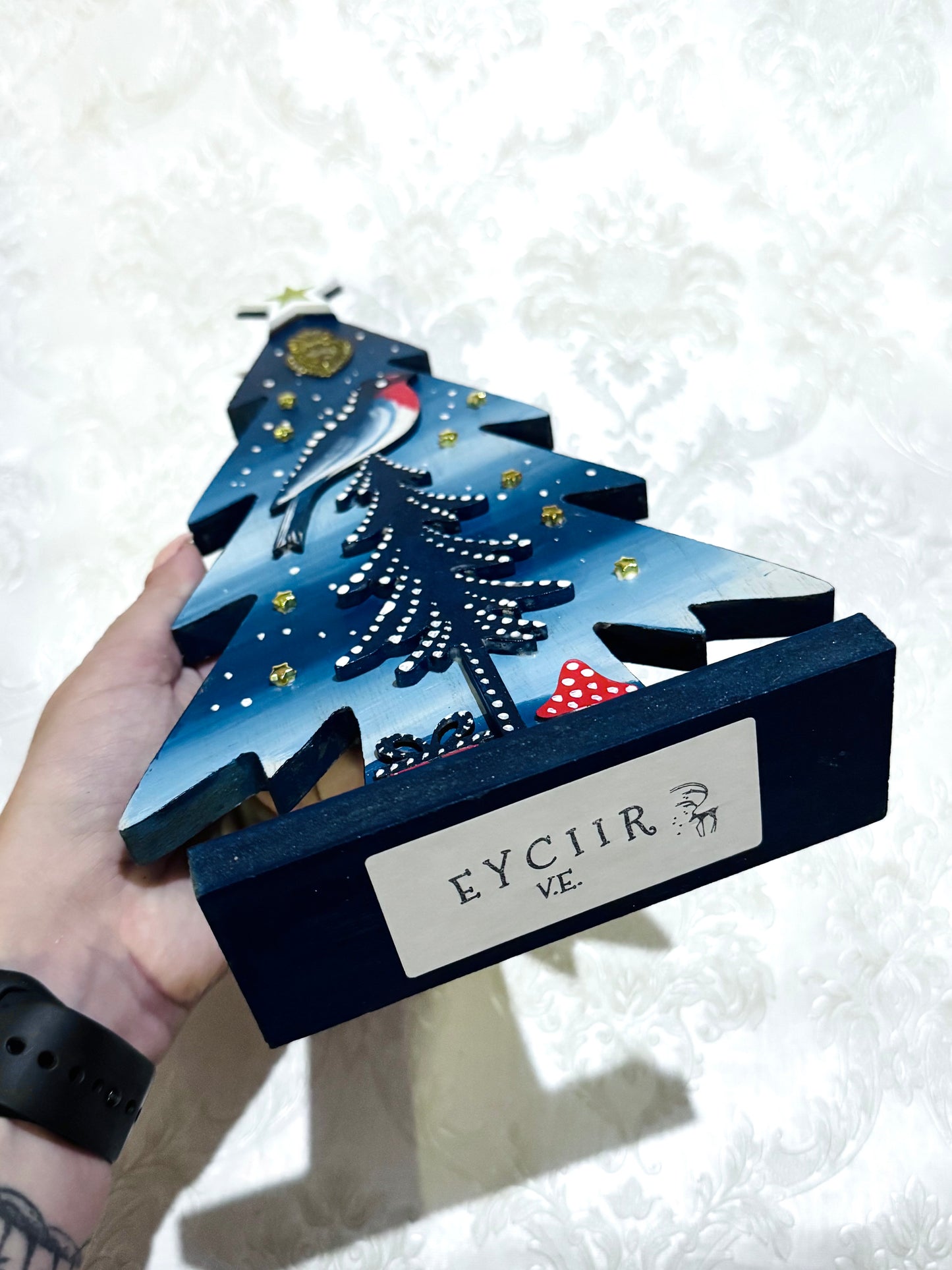 Hand-painted pine tree figurine LARGER (embellished) / Kézzel festett fenyőfigura NAGYOBB (díszített)