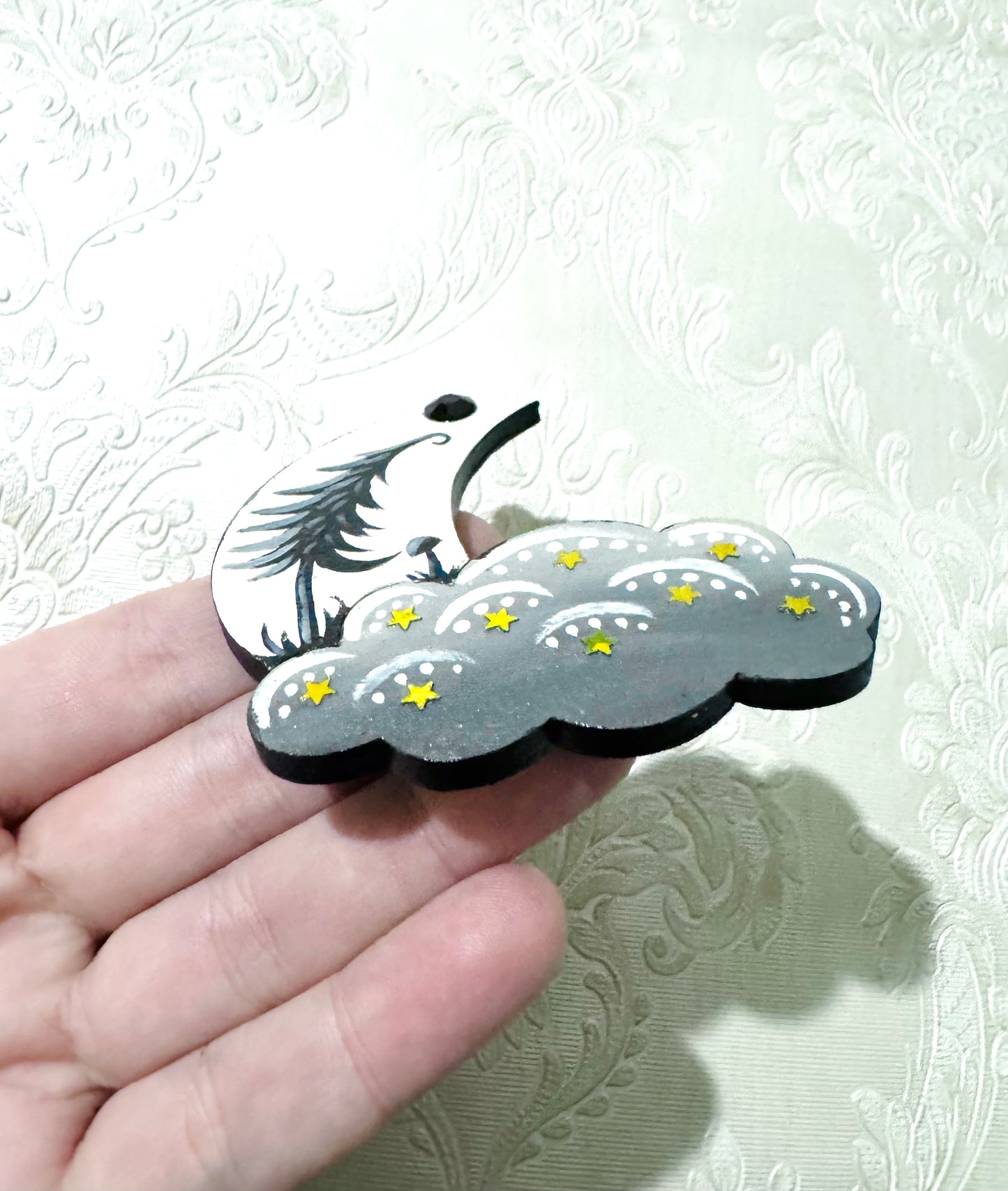 Hand-painted moon and cloud magnet / Kézzel festett hold és felhő mágnes