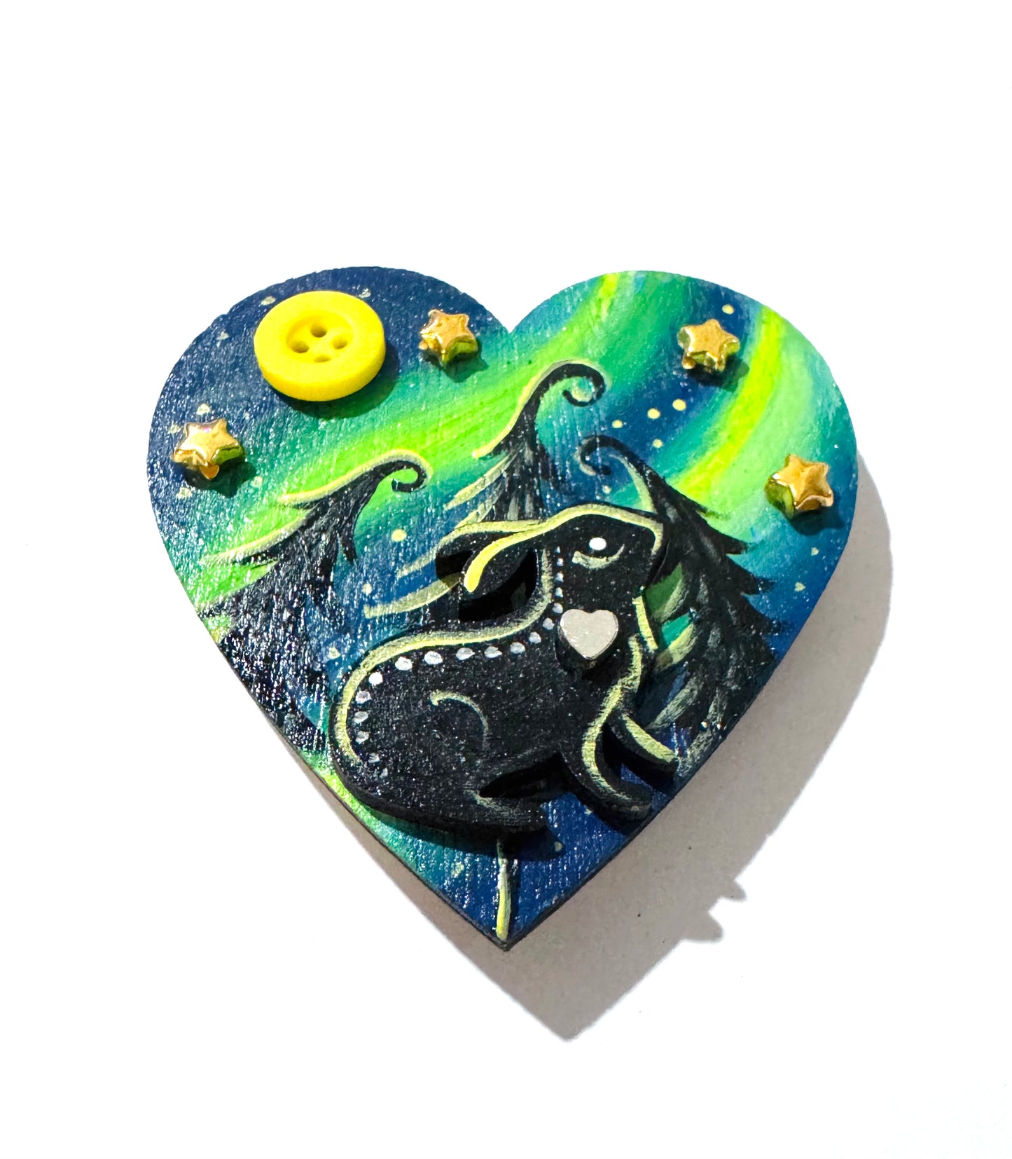 Hand-painted (bigger) wood & button heart MAGNET / Kézzel festett nagyobb fa & gomb szív MÁGNES