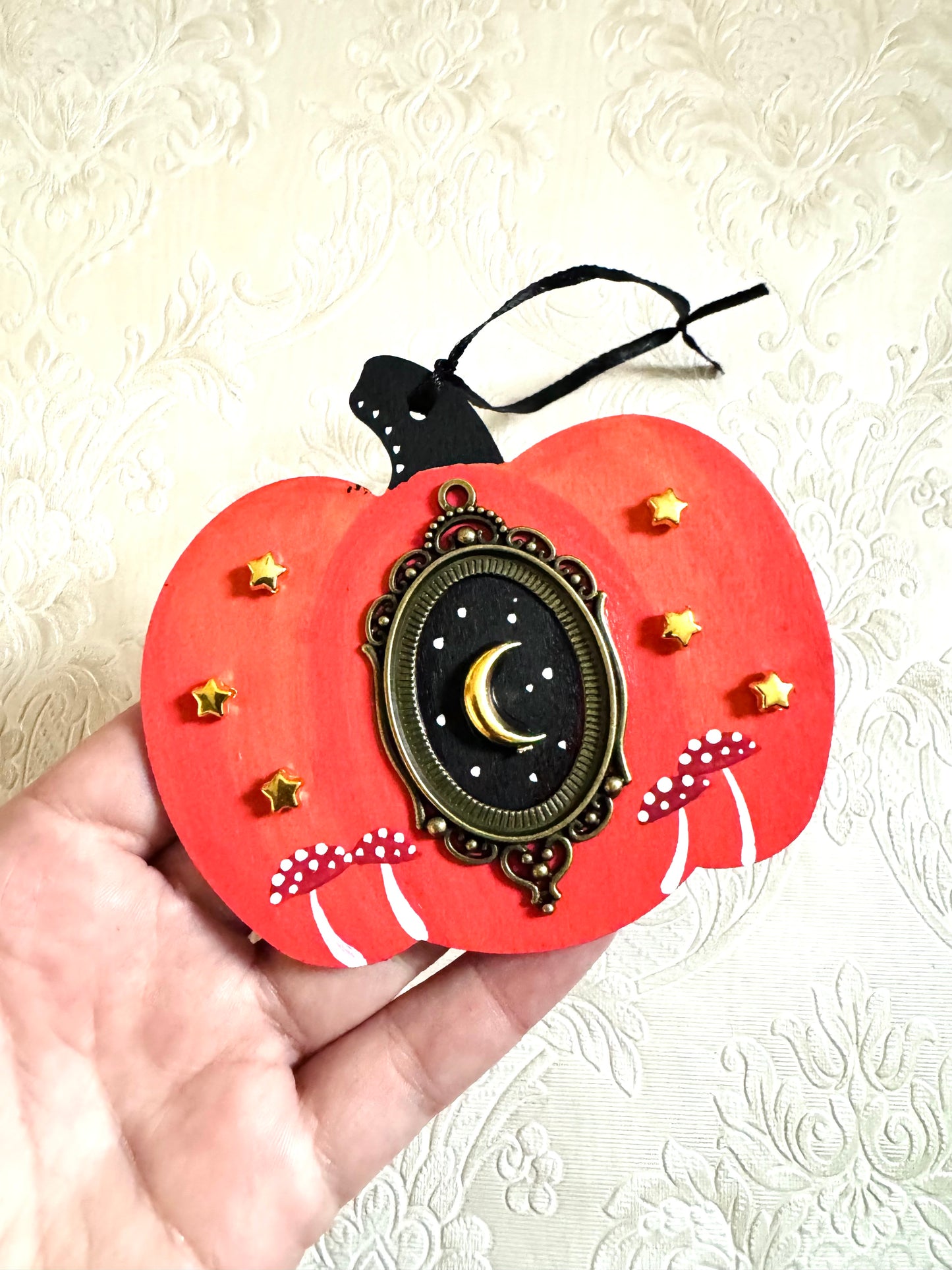 Hand-painted pumpkin MAGNET and ornament / Kézzel festett tök mágnes és dísz