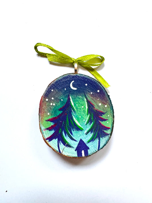 Hand-painted mini wood slice 2 in 1 BROOCH and PENDANT / Kézzel festett mini fakorong BROSS és MEDÁL Springcollection