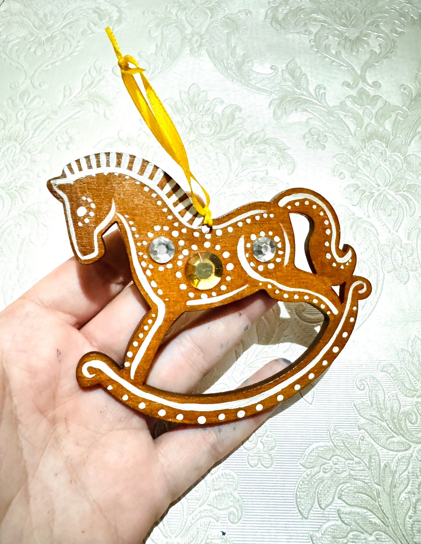 Hand-painted “gingerbread” rocking horse ornament / Kézzel festett “mézeskalács” hintaló dísz