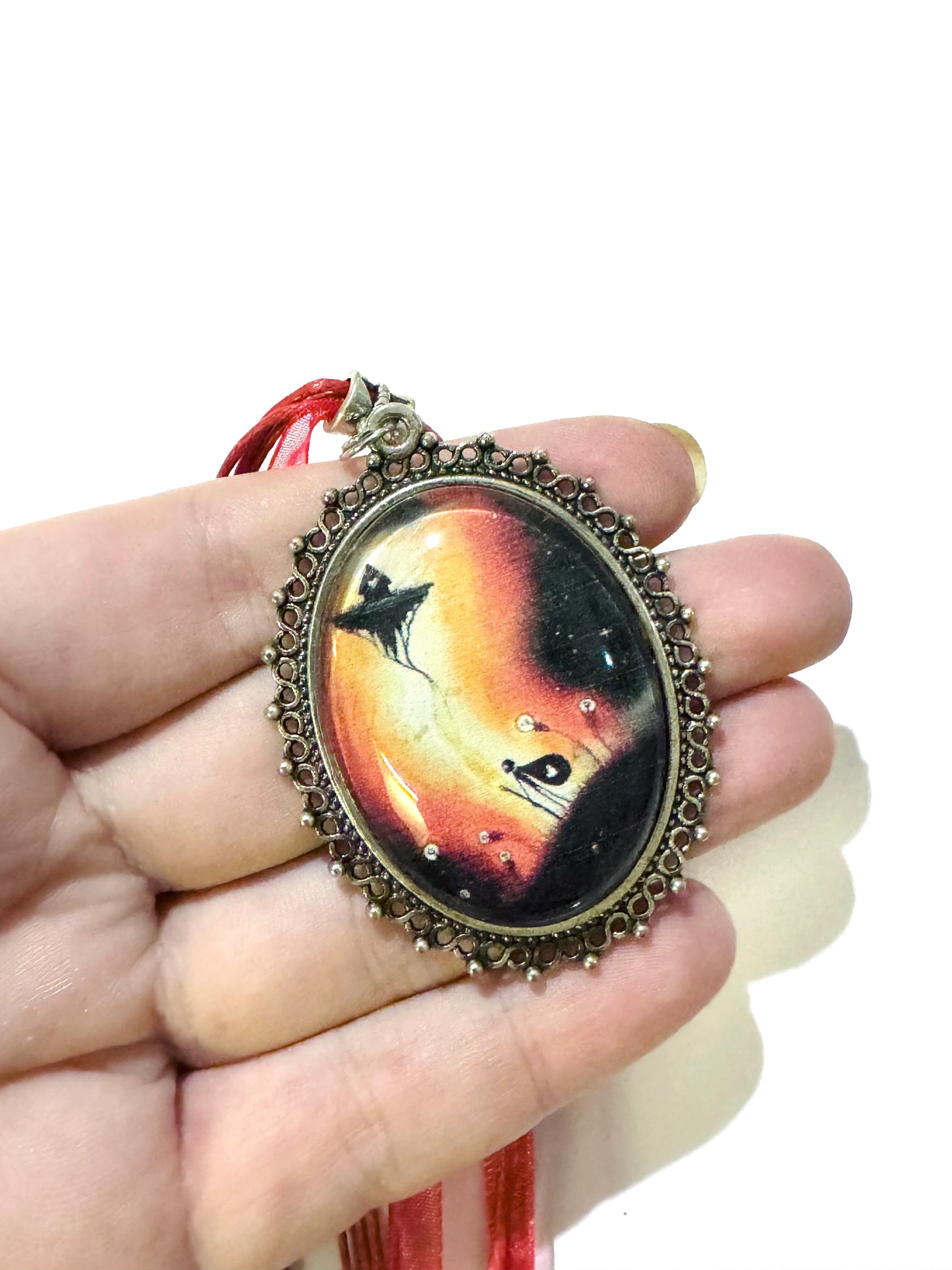 Big oval pendant / Nagy ovális medál egyedi grafikával