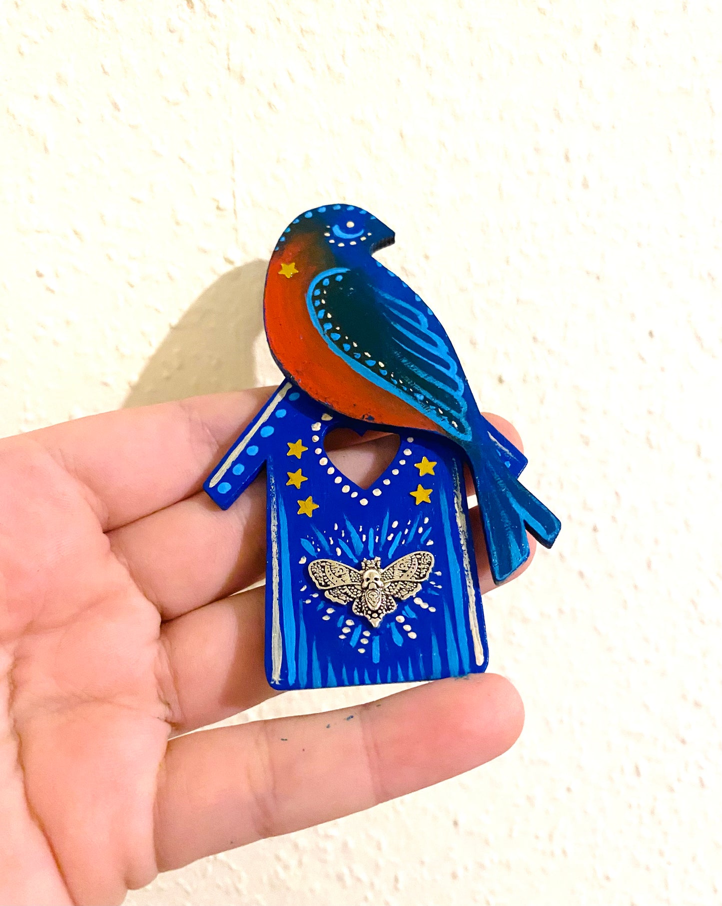 Hand-painted bird and bird house magnet / Kézzel festett házikó madárral mágnes