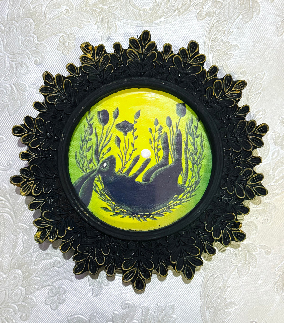 Mini round framed art print in an ornate frame / Mini kerek keretezett művészi nyomat díszes keretben
