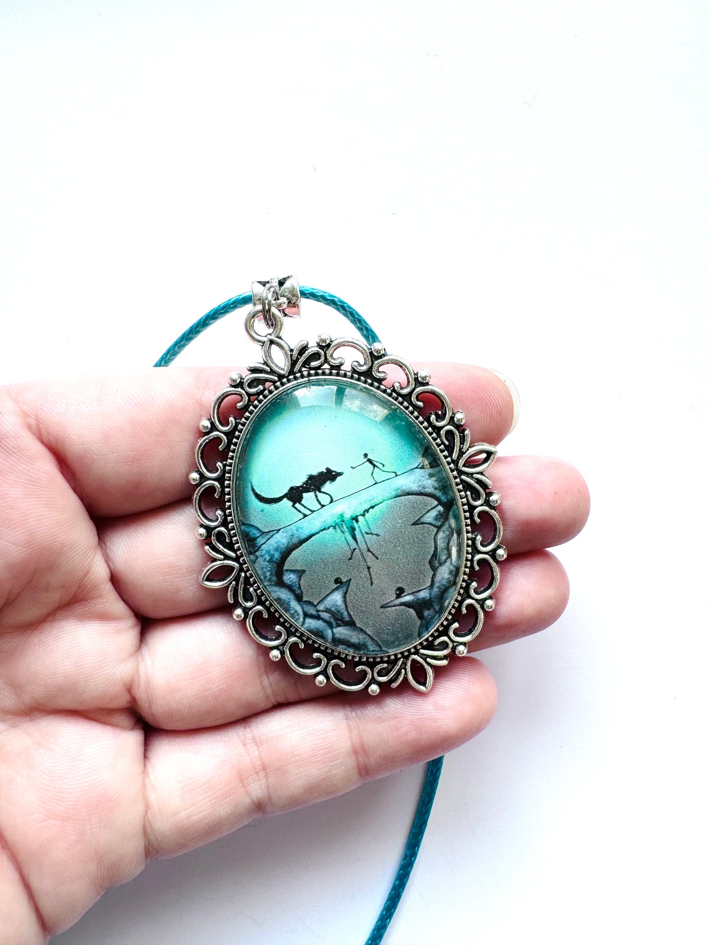 Big oval pendant / Nagy ovális medál egyedi grafikával