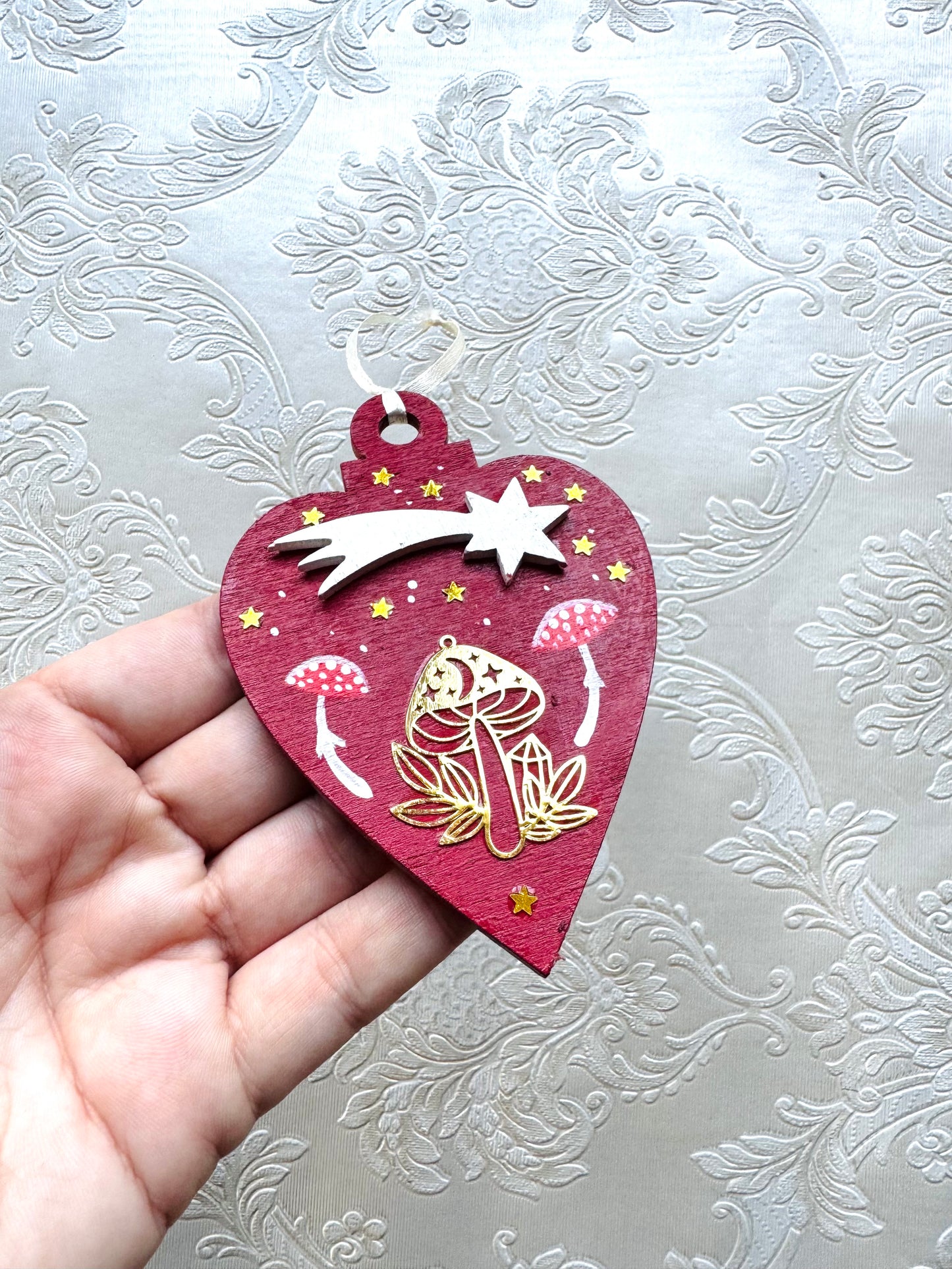 Hand-painted Christmas heart ornament / Kézzel festett karácsonyi szívecske dísz