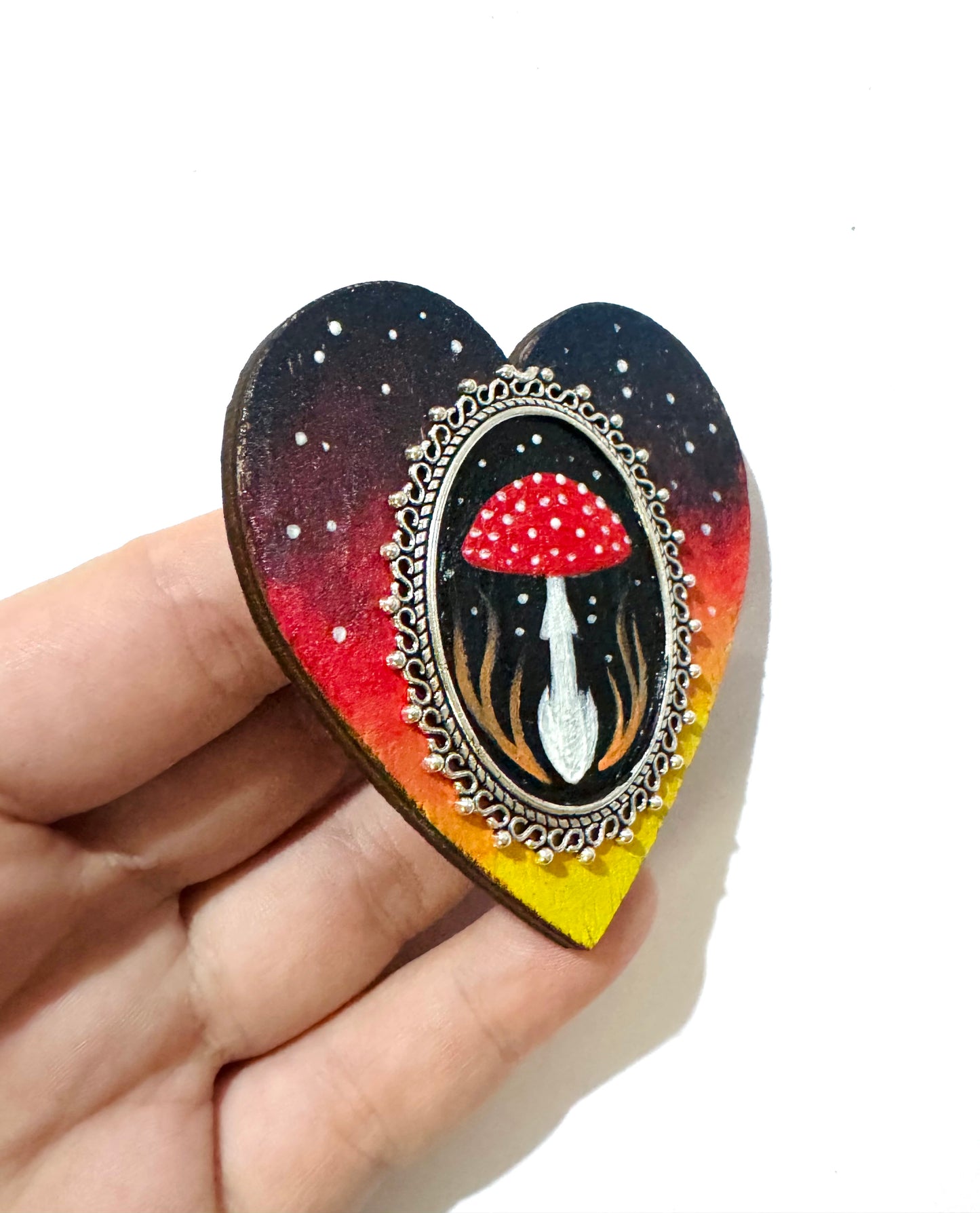 Hand-painted (bigger) wood & steel heart MAGNET / Kézzel festett nagyobb fa & fém szív MÁGNES
