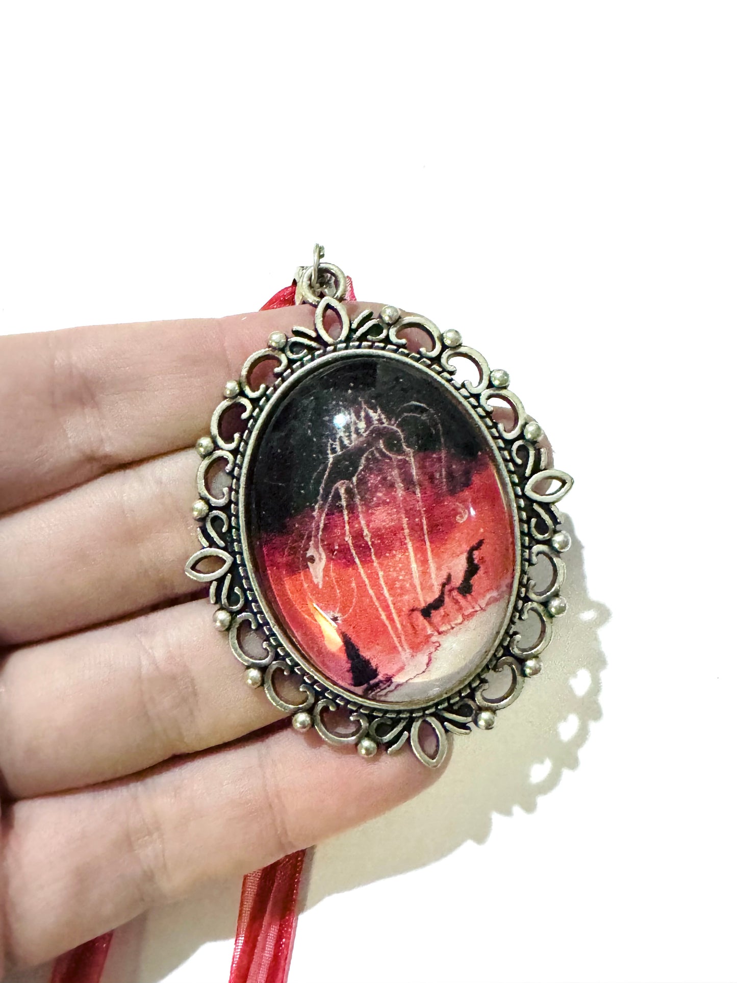 Big oval pendant / Nagy ovális medál egyedi grafikával