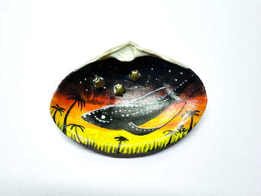 Kézzel festett kagylóhéj / Handpainted seashell