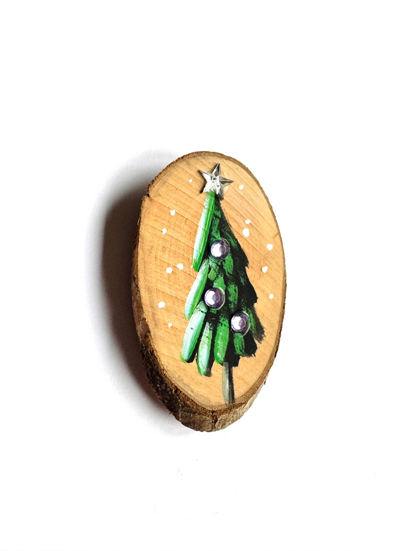Hand-painted small Christmas tree MAGNET / Kézzel festett kicsi karácsonyfa fakorong MÁGNES