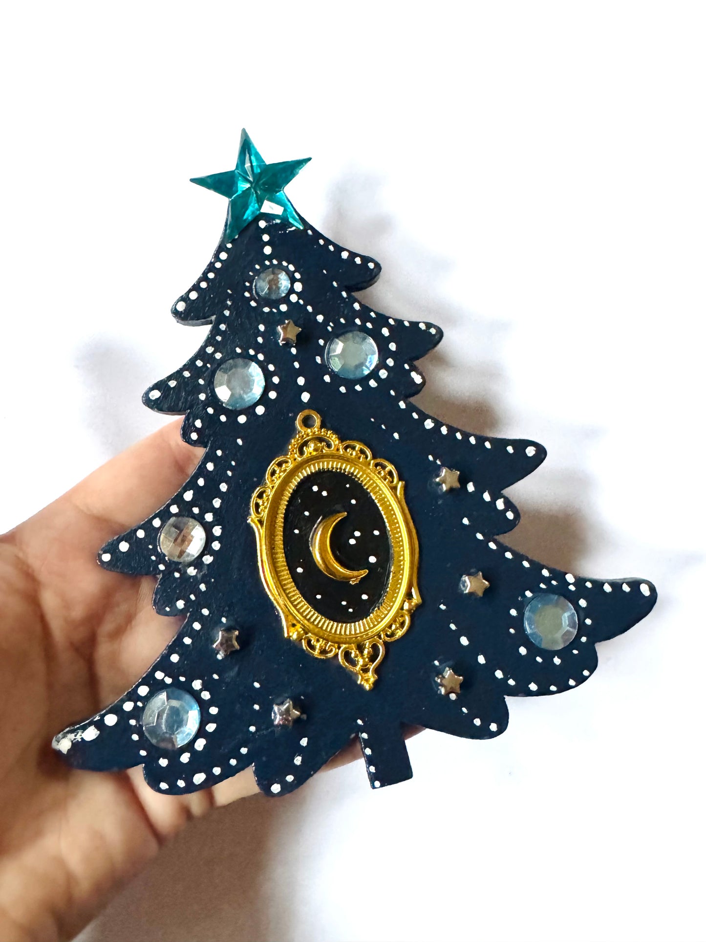 Hand-painted Christmas tree magnet / Kézzel festett karácsonyfa mágnes