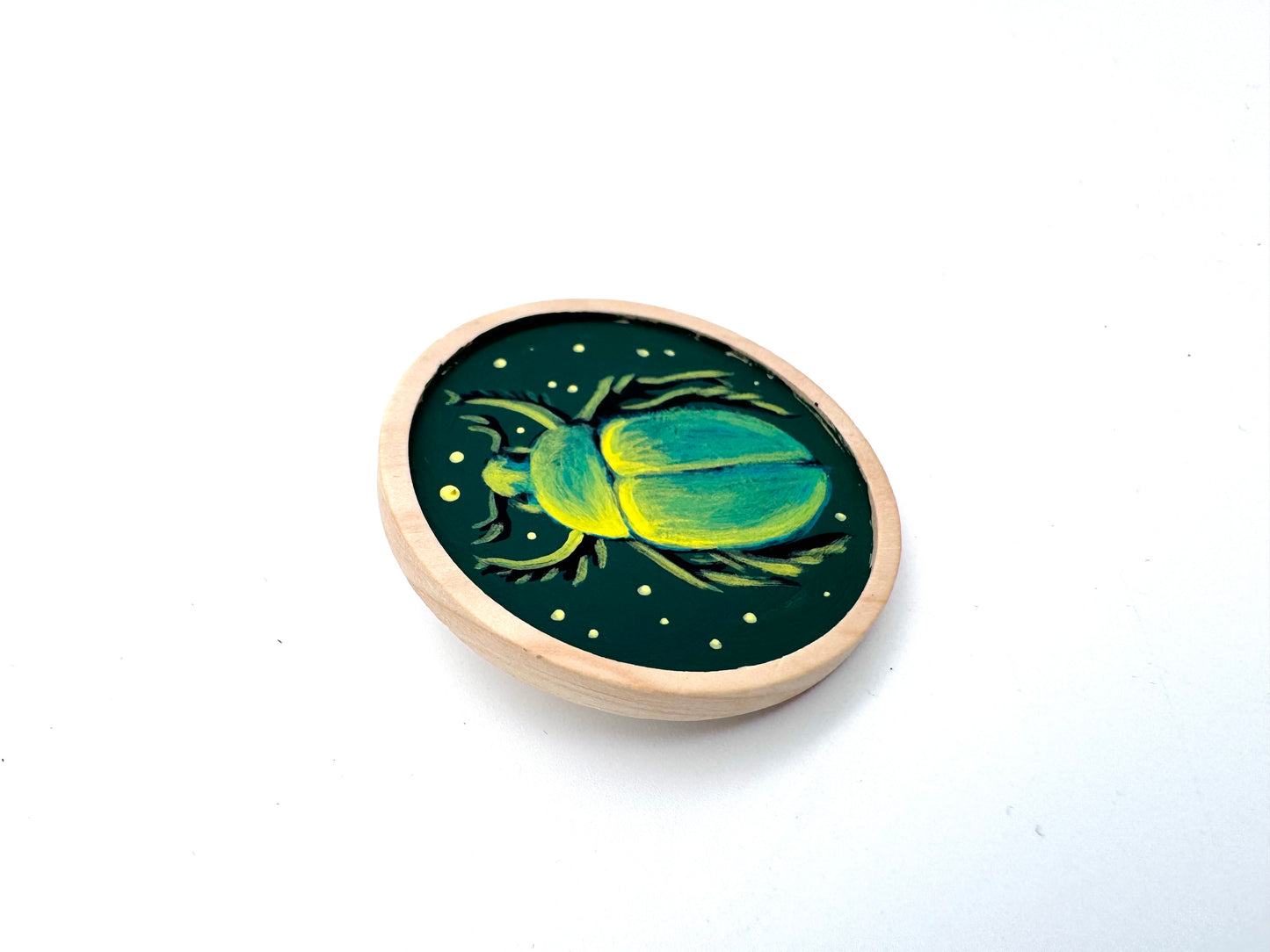 Round wooden brooch / Kerek fa bross