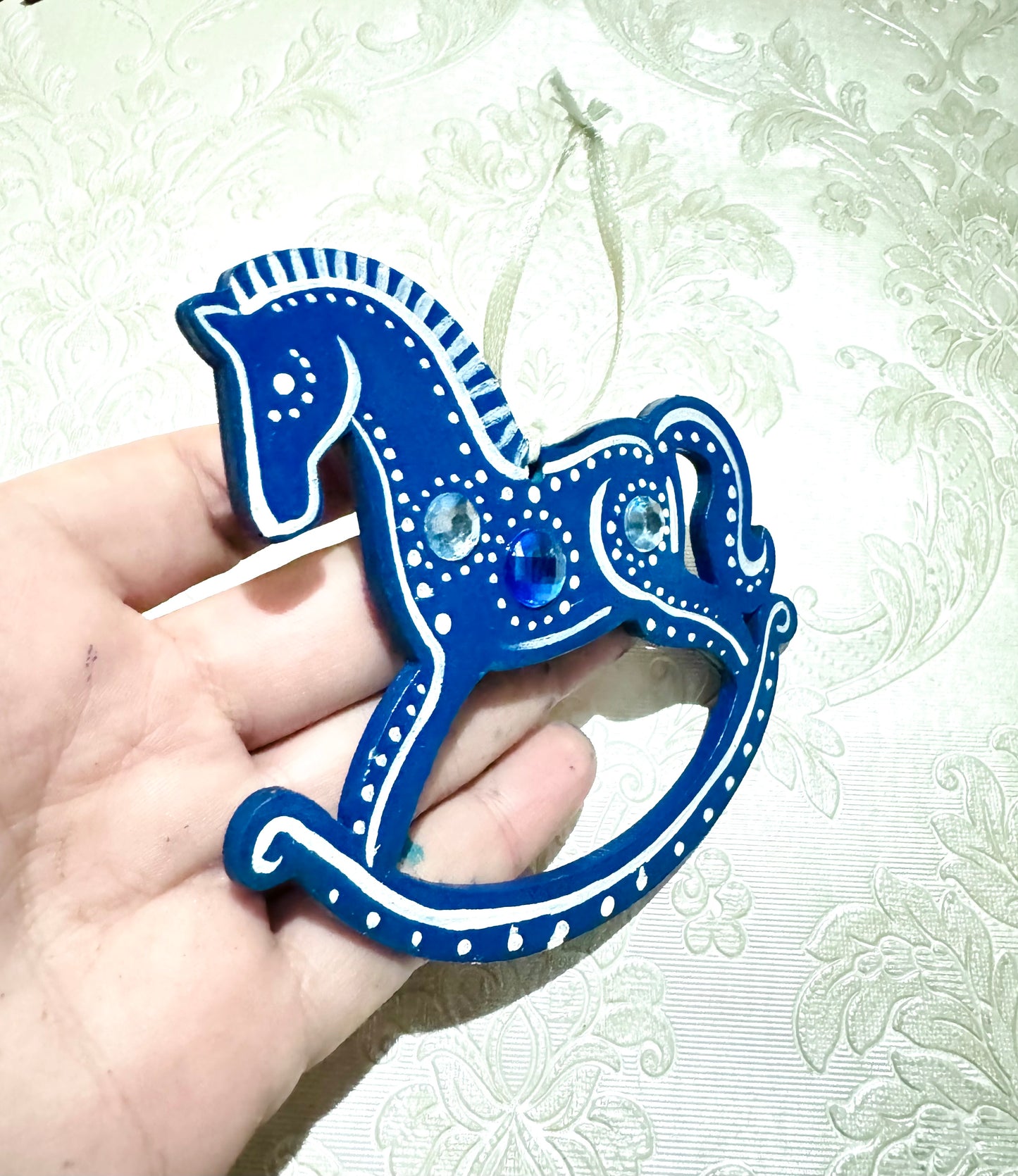 Hand-painted “gingerbread” rocking horse ornament / Kézzel festett “mézeskalács” hintaló dísz