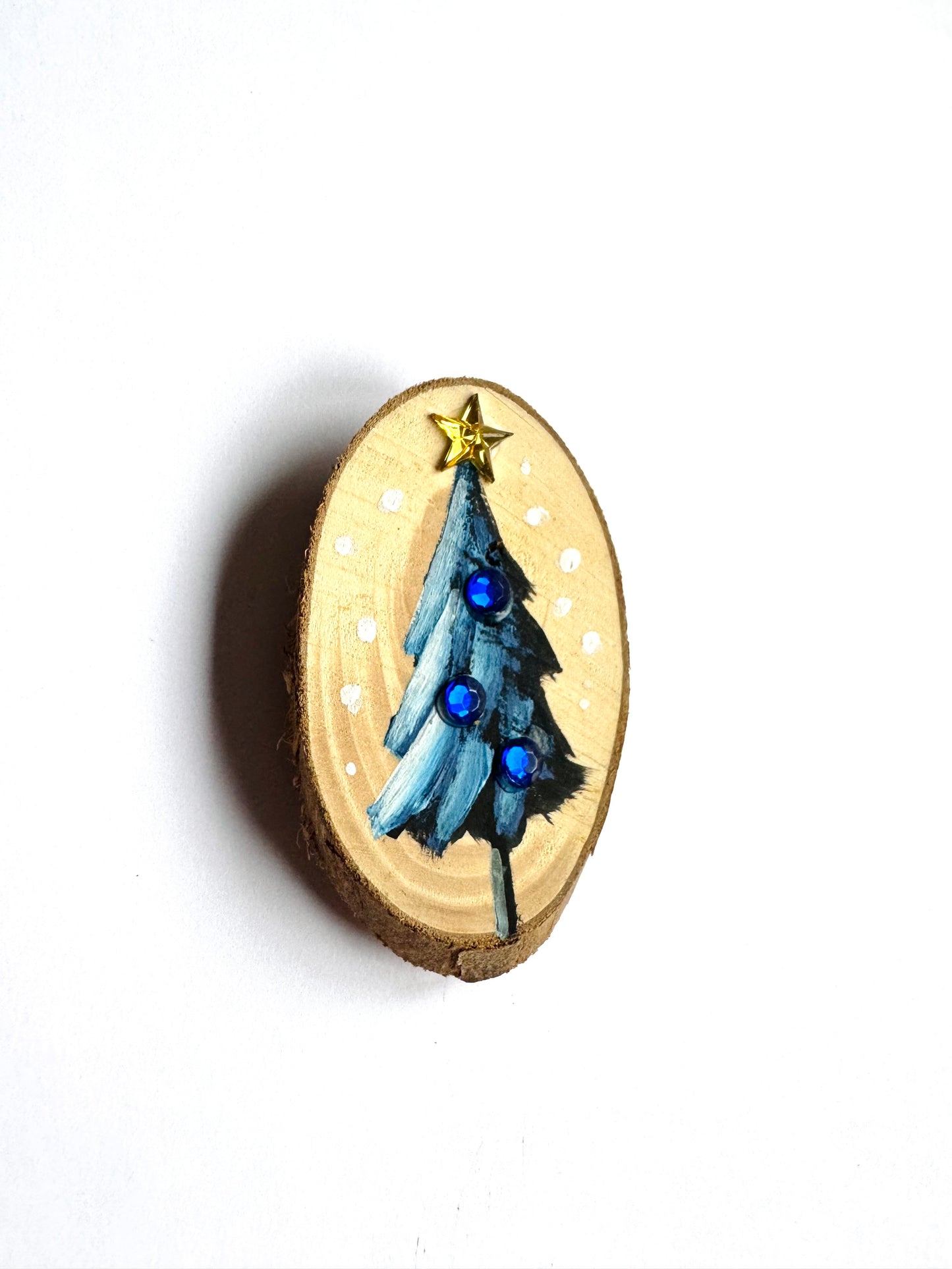 Hand-painted small Christmas tree MAGNET / Kézzel festett kicsi karácsonyfa fakorong MÁGNES