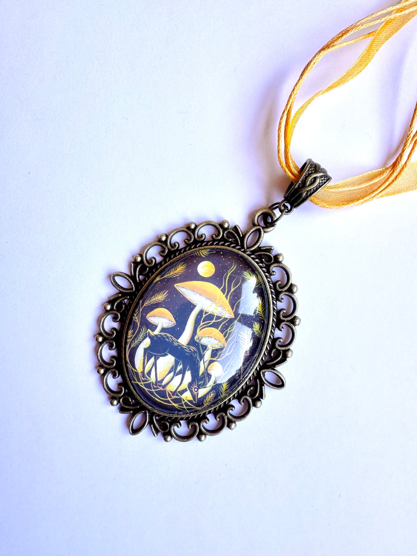 Big oval pendant / Nagy ovális medál egyedi grafikával