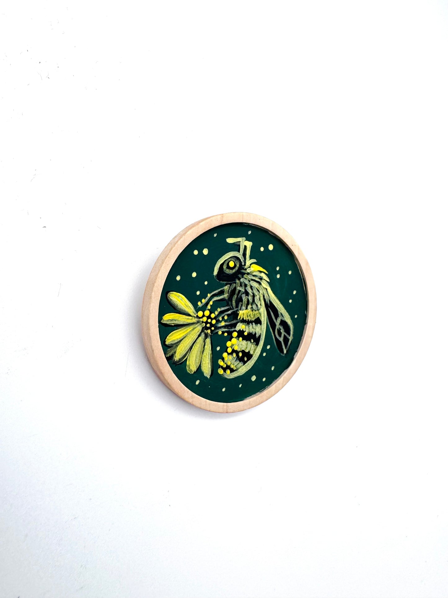 Round wooden brooch / Kerek fa bross