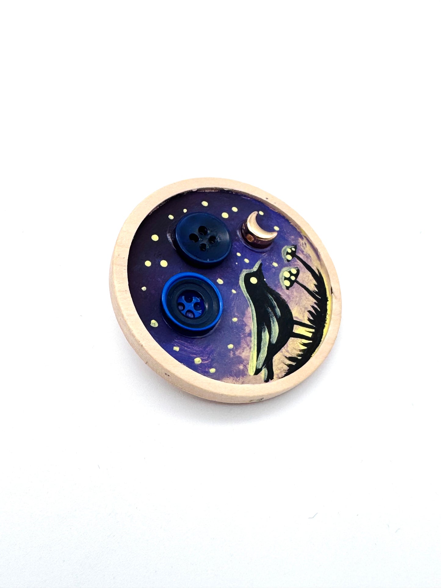 Round wooden brooch / Kerek fa bross