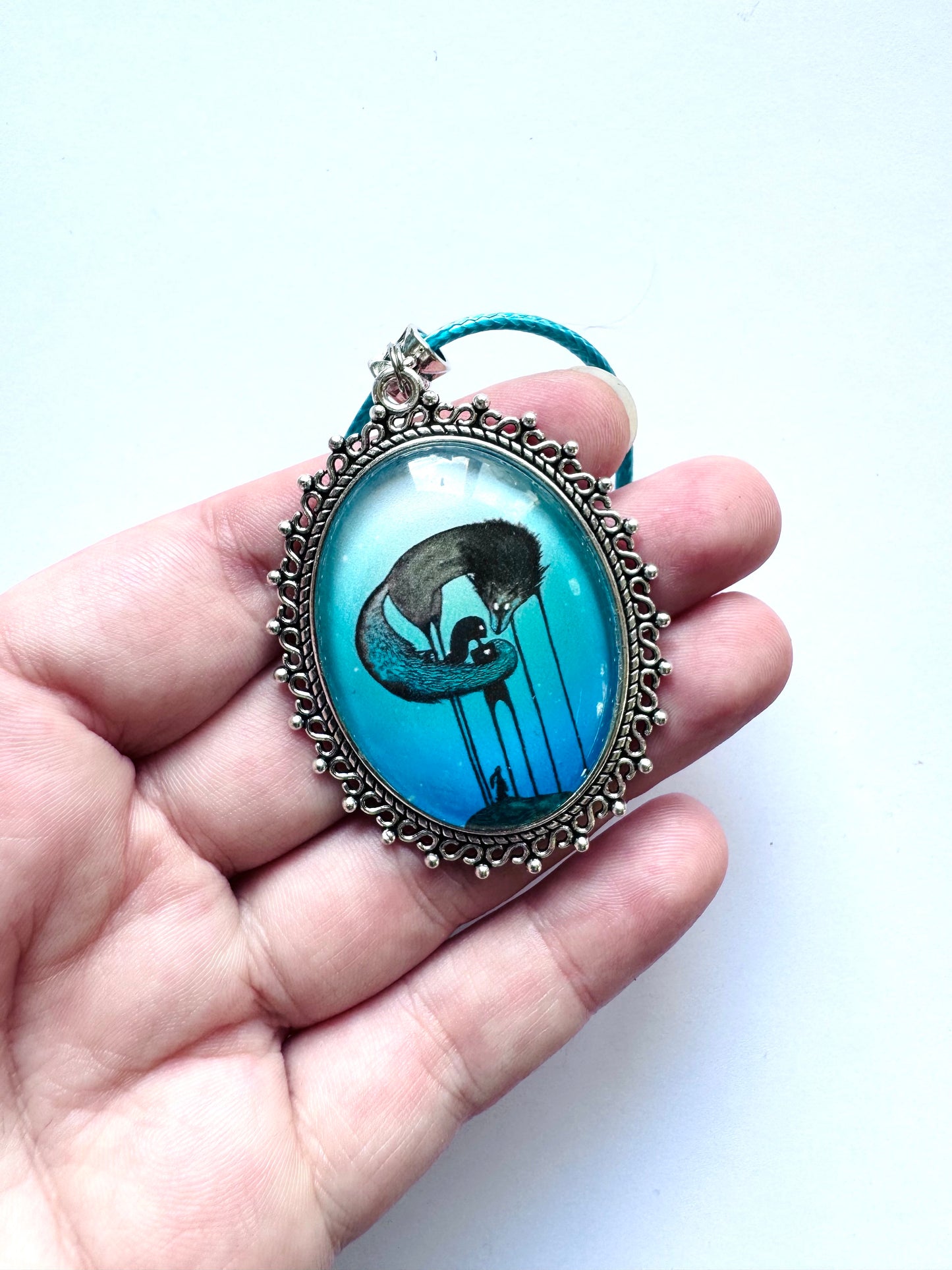 Big oval pendant / Nagy ovális medál egyedi grafikával