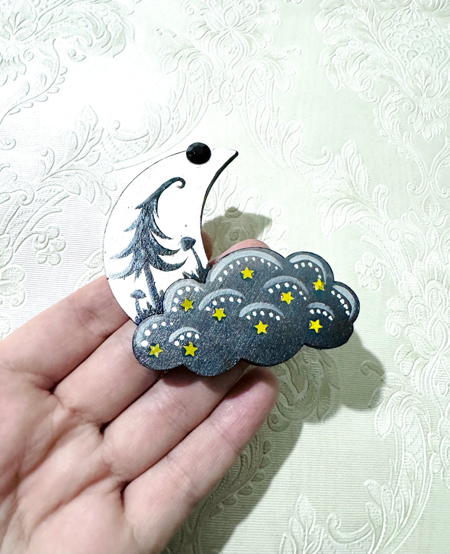 Hand-painted moon and cloud magnet / Kézzel festett hold és felhő mágnes