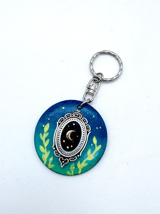 Round wooden keychain (larger size) / Kerek fa kulcstartó (nagyobb méret)