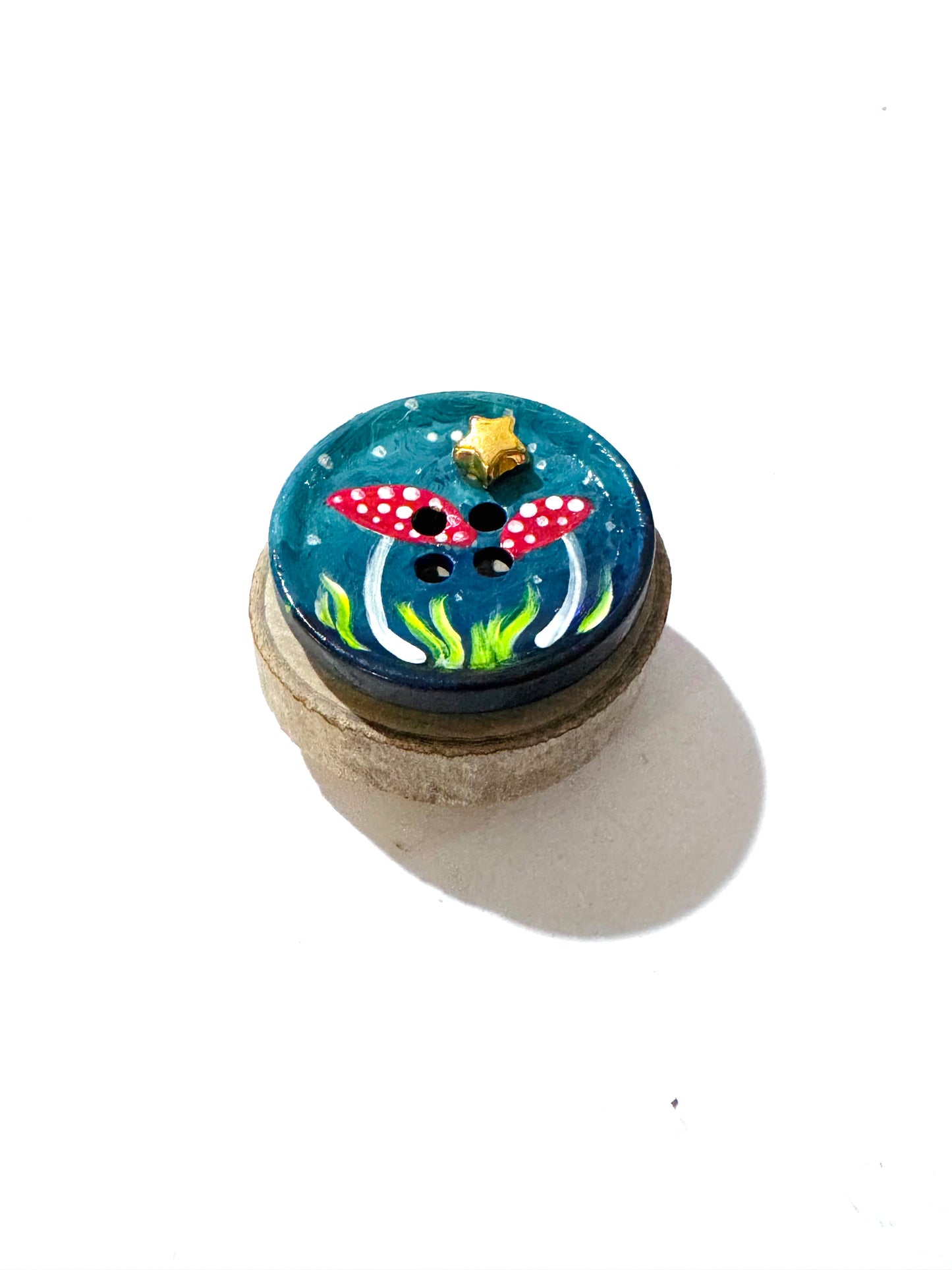 Hand-painted mini wood & button MAGNET / Kézzel festett mini fakorong & gomb MÁGNES