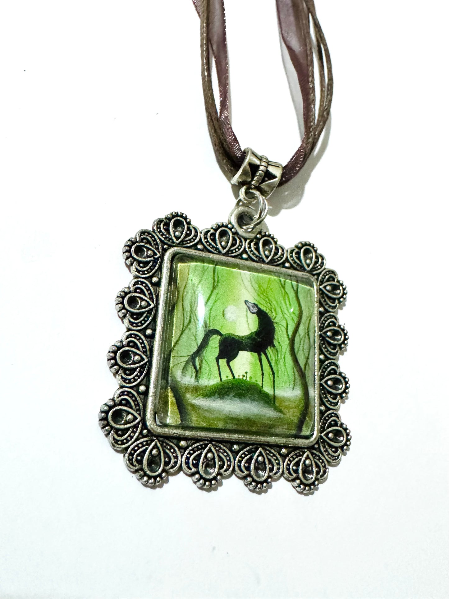 Square pendant / Négyzetes medál egyedi grafikával