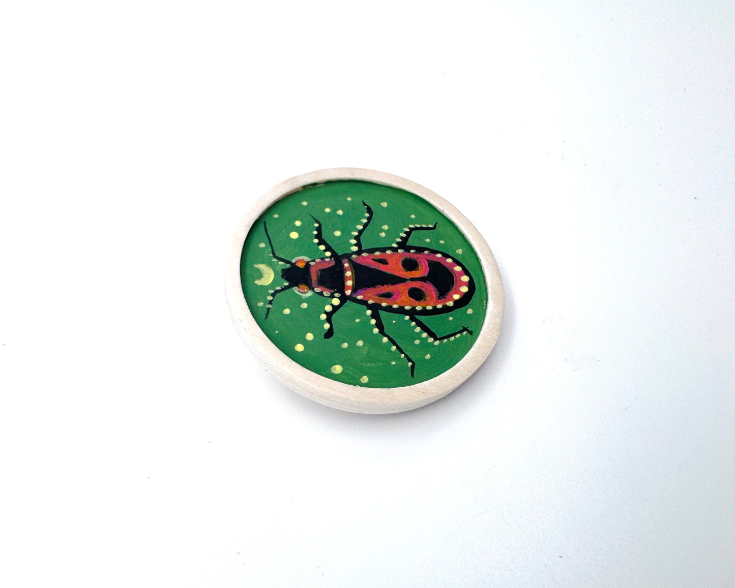 Round wooden brooch / Kerek fa bross