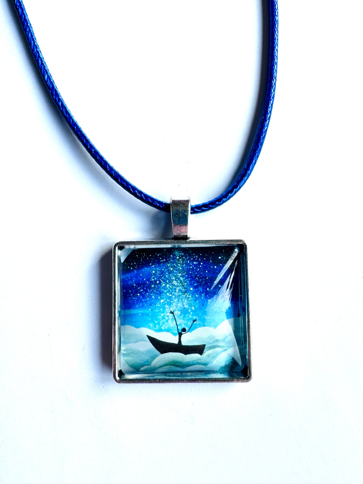 Square pendant / Négyzetes medál egyedi grafikával