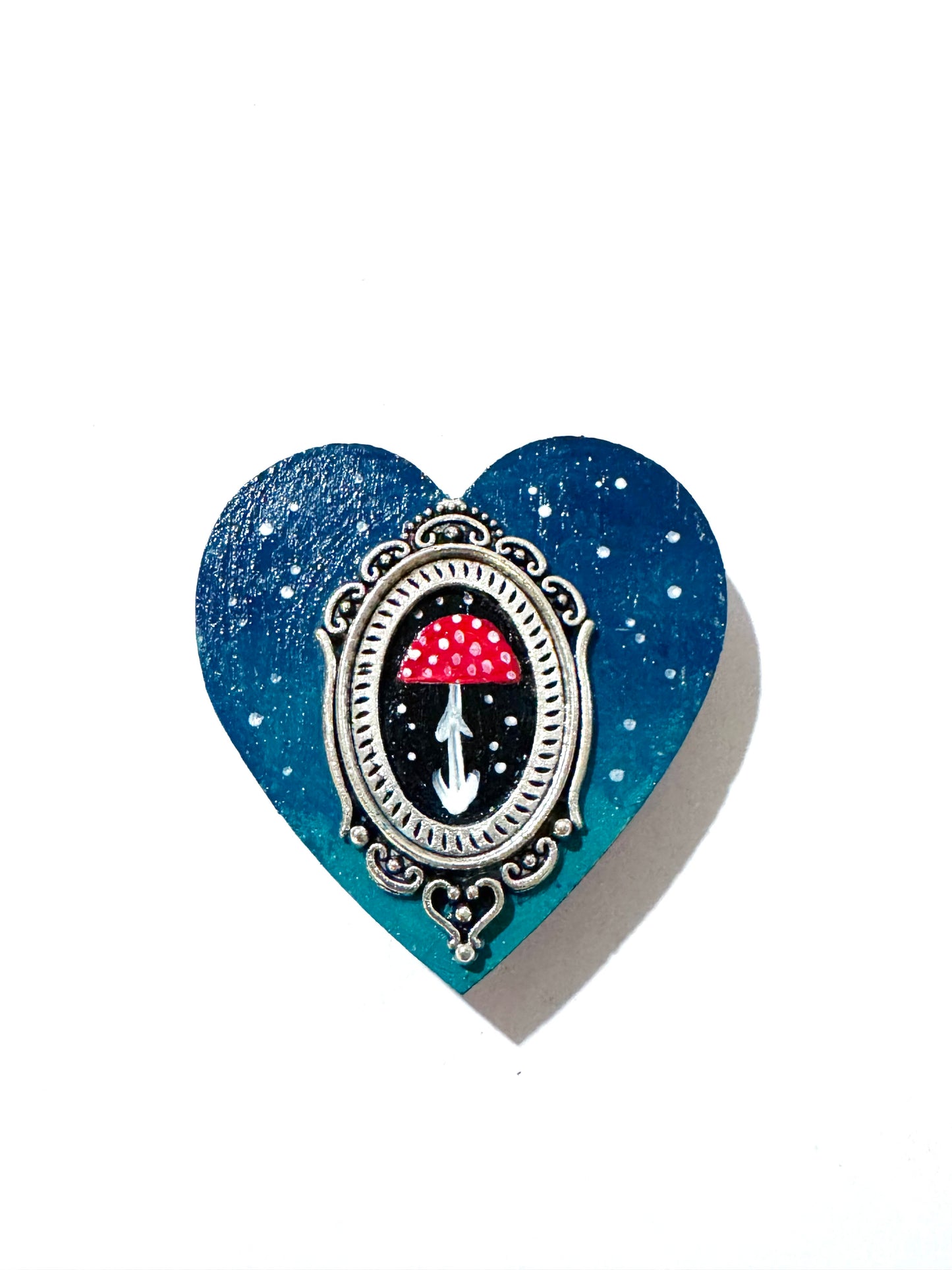 Hand-painted mini wood & steel heart MAGNET / Kézzel festett mini fa & fém szív MÁGNES