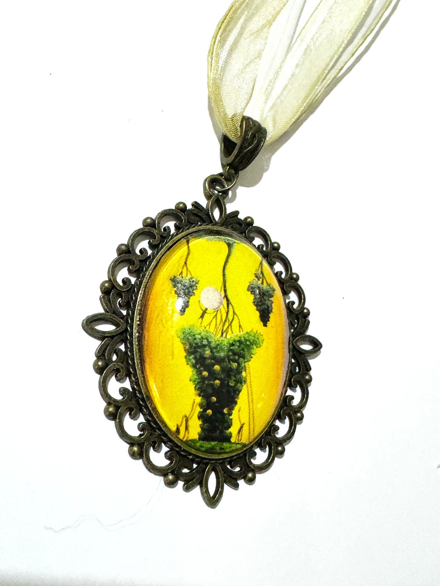 Big oval pendant / Nagy ovális medál egyedi grafikával