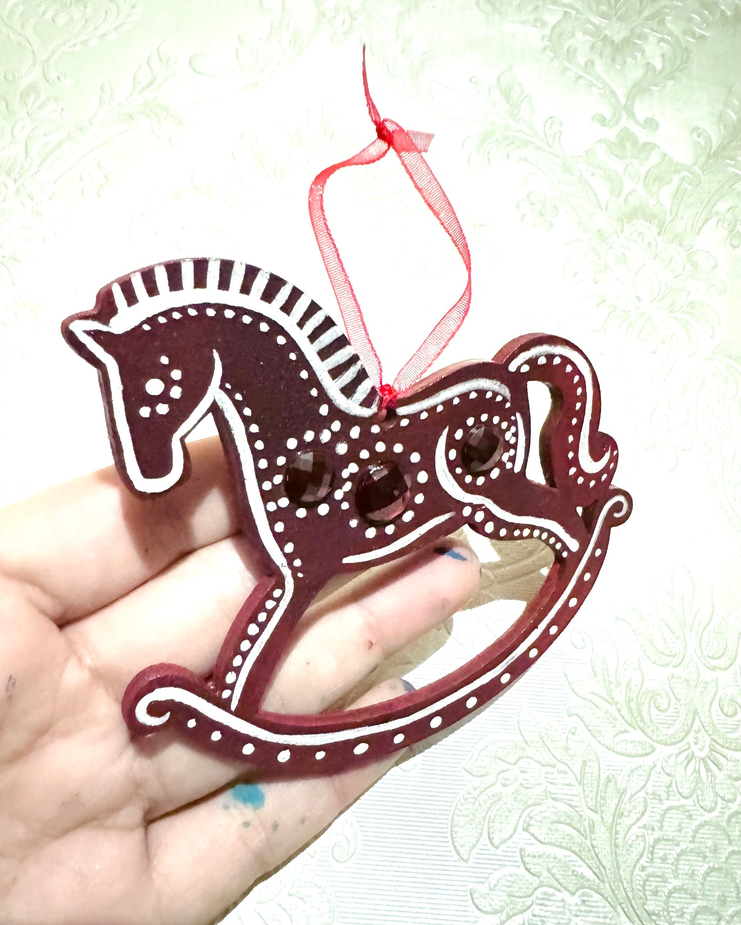 Hand-painted “gingerbread” rocking horse ornament / Kézzel festett “mézeskalács” hintaló dísz