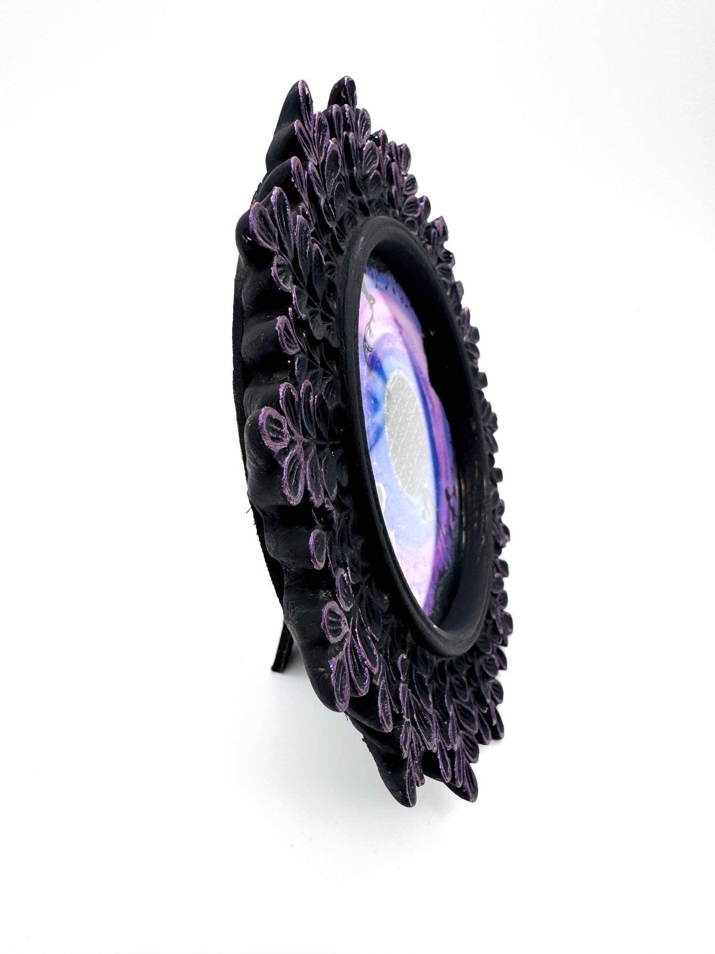 Mini round framed art print in an ornate frame / Mini kerek keretezett művészi nyomat díszes keretben