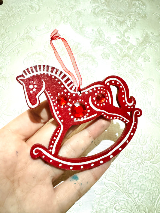 Hand-painted “gingerbread” rocking horse ornament / Kézzel festett “mézeskalács” hintaló dísz