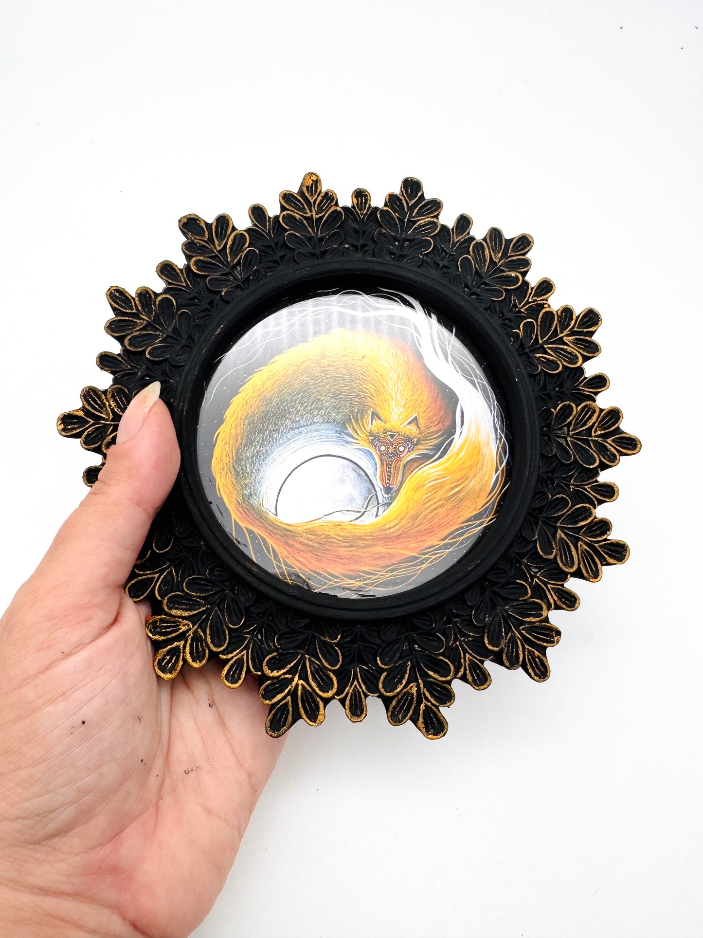 Mini round framed art print in an ornate frame / Mini kerek keretezett művészi nyomat díszes keretben